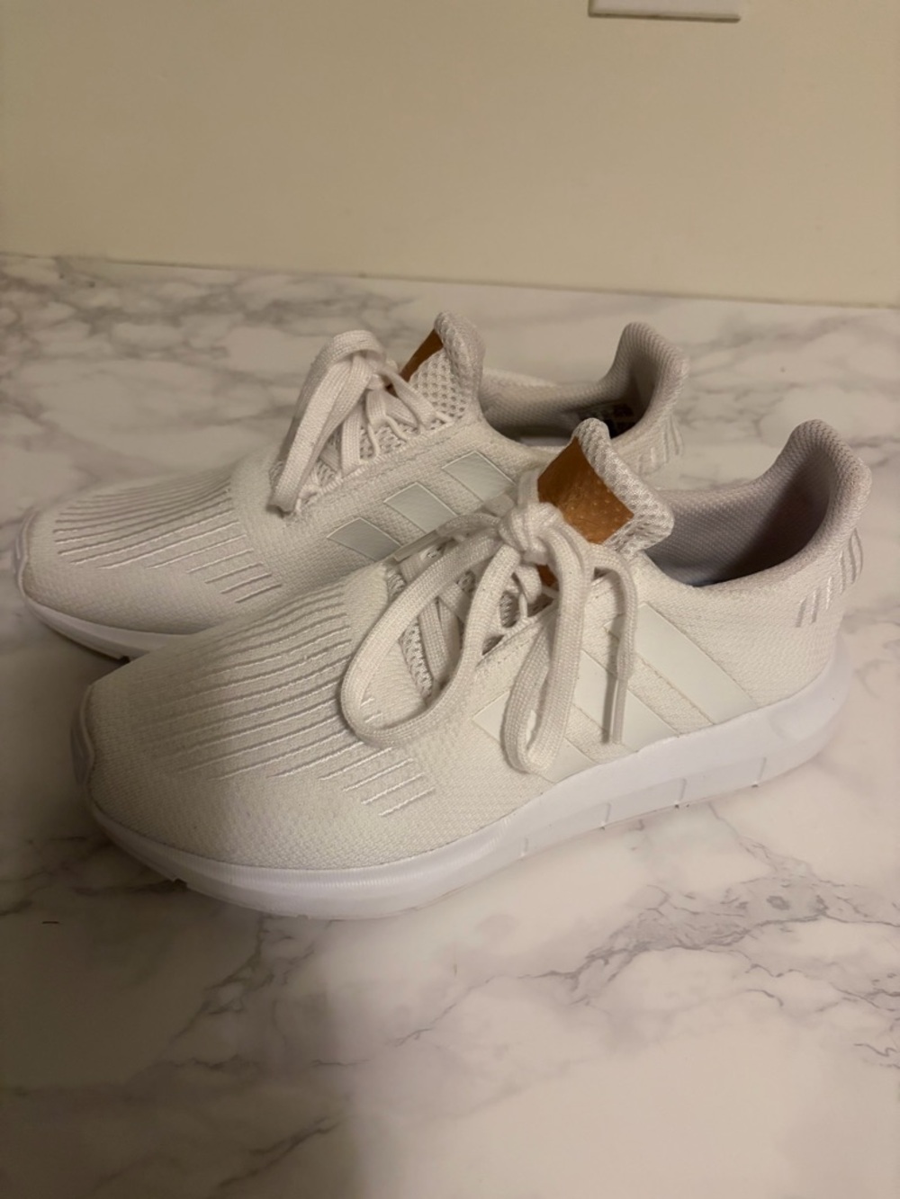 Adidas women SWIFT RUN sneakers . Size 7.5. White metallic copper.